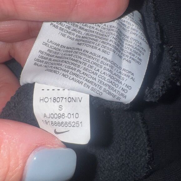 NIKE
NSW RALLY METALLIC PULLOVER HOODIE - Picture 8 of 12